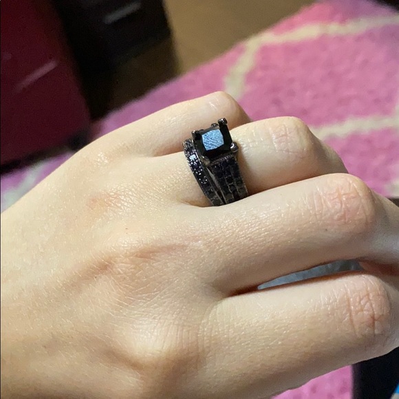 Princess Cut 2.25ct Black Sapphire 14kt Ring - Picture 6 of 8